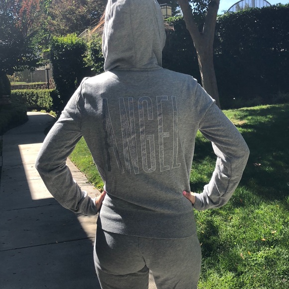 VICTORIAS SECRET | Lounge Outfit - Picture 3 of 8